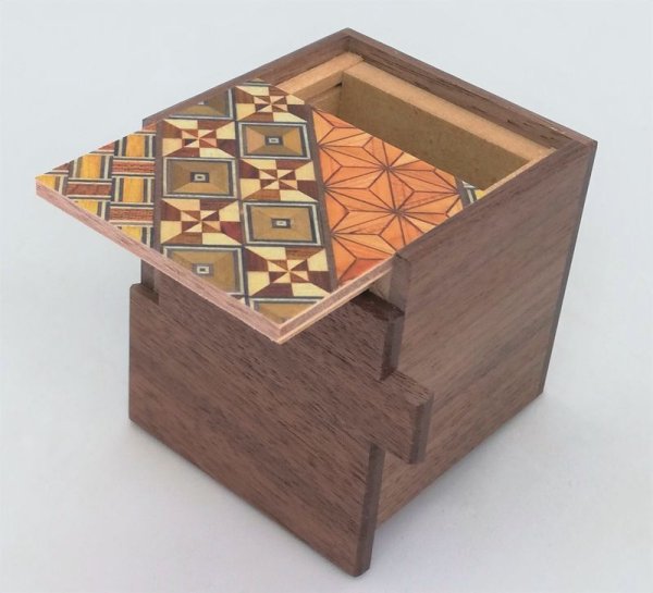 Photo2: 7 steps Cube Yosegi/Walnut wood 2 sun Japanese puzzle box Himitsu-bako (2)