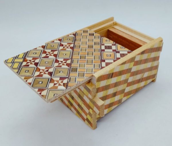 Photo2: 12 steps Yosegi/Ichimatsu 3 sun Japanese puzzle box Himitsu-bako (2)