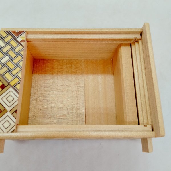 Photo4: 18 steps Yosegi/Ichimatsu 4 sun Japanese puzzle box Himitsu-bako  (4)