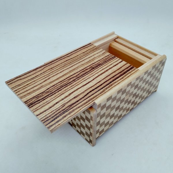 Photo2: The knock box 5 steps Zebra-wood/Ichimatsu 4 sun Japanese puzzle box Himitsu-bako (2)