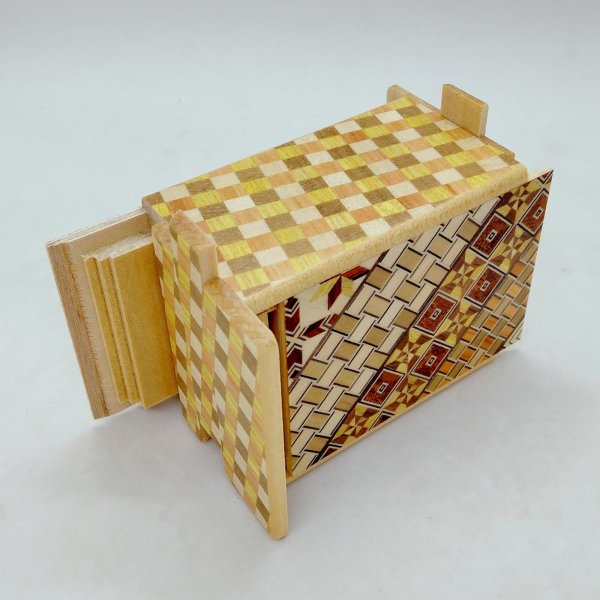 Photo4: 18 steps Yosegi/Ichimatsu 3 sun Japanese puzzle box Himitsu-bako (4)