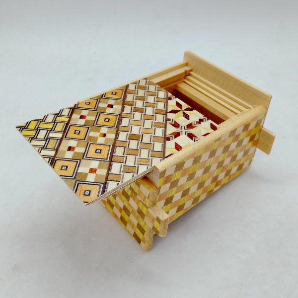 Photo2: 18 steps Yosegi/Ichimatsu 3 sun Japanese puzzle box Himitsu-bako (2)