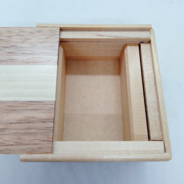 Photo4: The knock box Unique 5 steps Natural wood/Ichimatsu Square Japanese puzzle box Himitsu-bako (4)