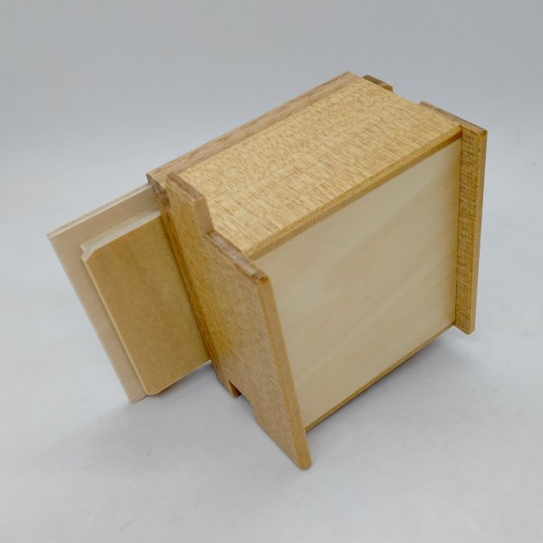 Photo4: Square 12 steps One-point yosegi brown wooden edges Japanese puzzle box Himitsu-bako (4)