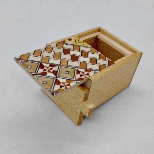 Photo2: 7 steps Yosegi/Agathis wood 2 sun Japanese puzzle box Himitsu-bako (2)