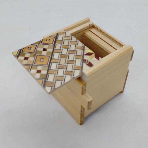 Photo2: 12 steps Cube Yosegi/Naturalwood 2 sun Japanese puzzle box Himitsu-bako (2)