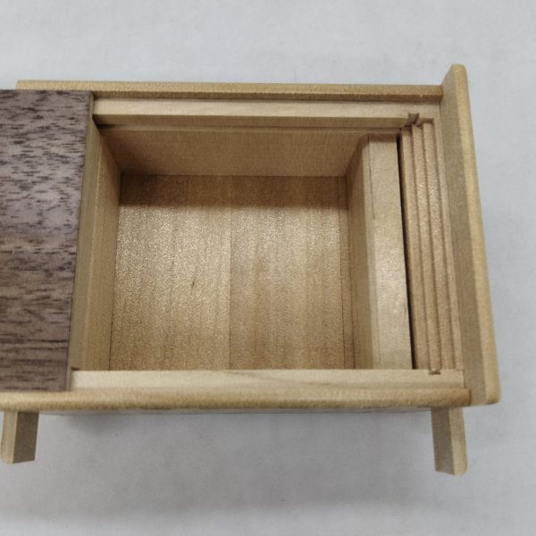Photo3: 27 steps Walnut wood/Ichimatsu 4 sun Japanese puzzle box Himitsu-bako (3)