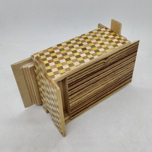 Photo5: 27 steps Zebra wood/Ichimatsu 4 sun Japanese puzzle box Himitsu-bako (5)