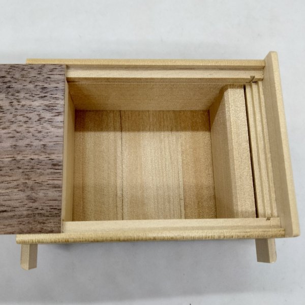 Photo3: 18 steps Walnut wood/Ichimatsu 4 sun Japanese puzzle box Himitsu-bako (3)