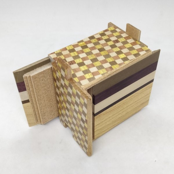 Photo4: Square 18 steps Natural wood/ichimatsu Japanese puzzle box Himitsu-bako 202510 (4)