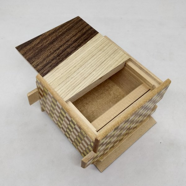 Photo2: Square 18 steps Random-grain/ichimatsu Japanese puzzle box Himitsu-bako 02 (2)