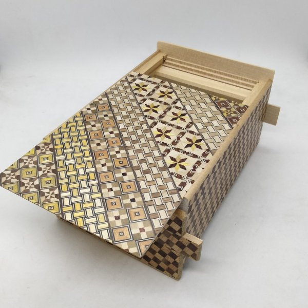 Photo2: 18 steps Yosegi (top panel)/Ichimatsu 6 sun Japanese puzzle box Himitsu-bako 202512 (2)