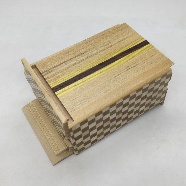 Photo4: 18 steps Yosegi (top panel)/Ichimatsu 4 sun Japanese puzzle box Himitsu-bako  (4)