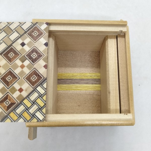 Photo2: Square 14 steps Yosegi (top panel)/Ichimatsu Japanese puzzle box Himitsu-bako (2)