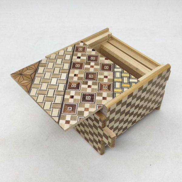 Photo5: Square 14 steps Yosegi (top panel)/Ichimatsu Japanese puzzle box Himitsu-bako (5)
