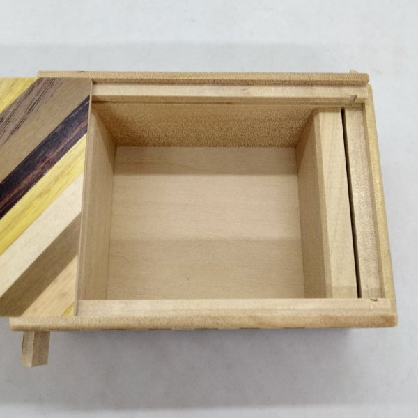 Photo4: 14 steps Striped pattern/Ichimatsu 4 sun Japanese puzzle box Himitsu-bako (4)