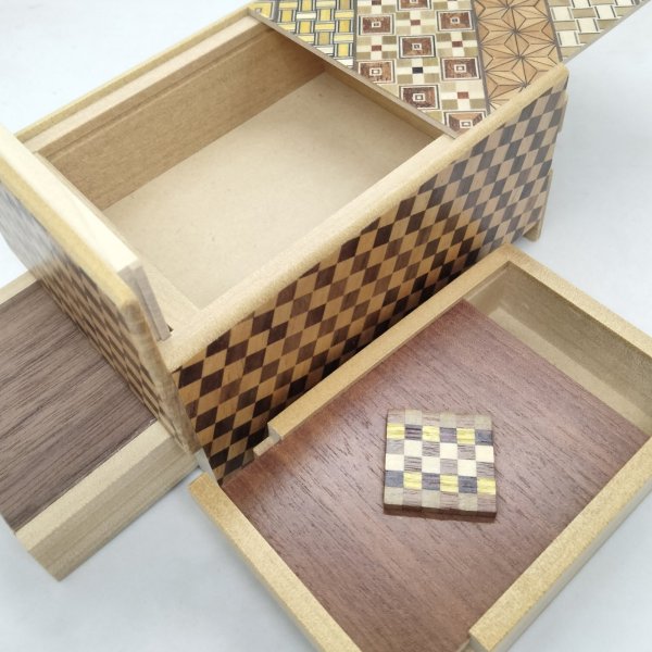 Photo8: Drawer 10 steps Nested-box yosegi/Ichimatsu 5 sun Japanese puzzle box Himitsu-bako (8)