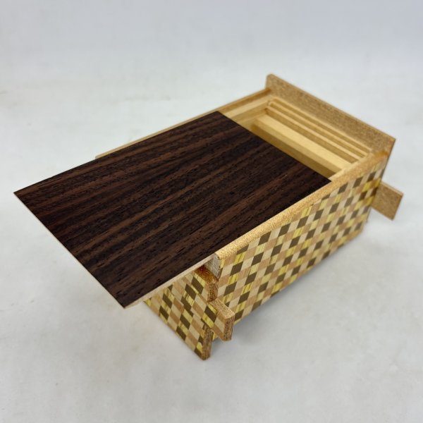 Photo2: 21 steps Rosewood/Ichimatsu 4 sun Japanese puzzle box Himitsu-bako  (2)