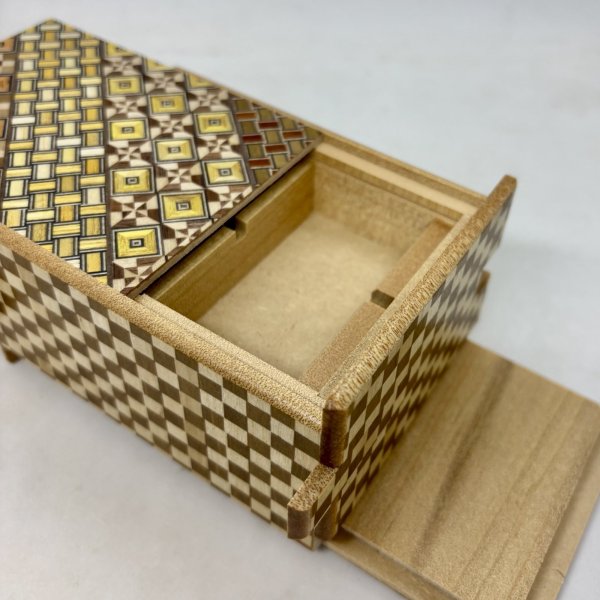 Photo3: 4-compartment Yosegi.Ichimatsu Japanese puzzle box Himitsu-bako  (3)