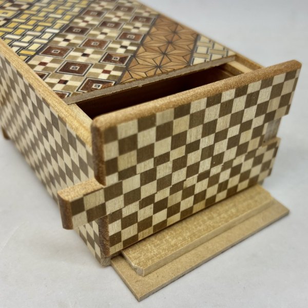 Photo6: 4-compartment Yosegi.Ichimatsu Japanese puzzle box Himitsu-bako  (6)
