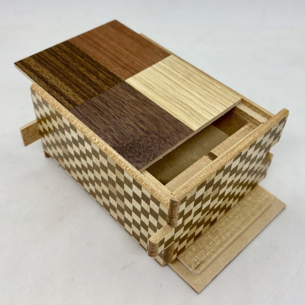 Photo8: 4-compartment 4-wood design Ichimatsu Japanese puzzle box Himitsu-bako  (8)