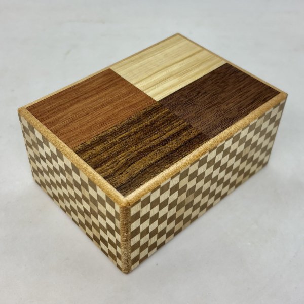 Photo3: 4-compartment 4-wood design Ichimatsu Japanese puzzle box Himitsu-bako  (3)