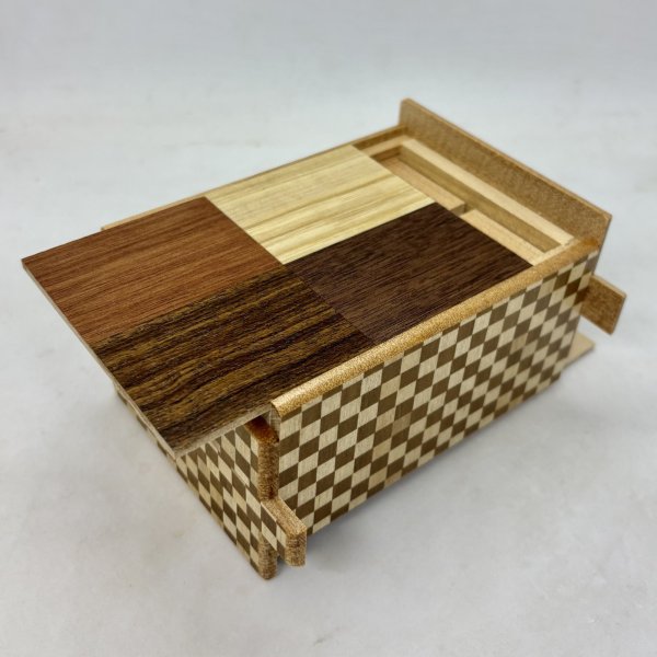 Photo1: 4-compartment 4-wood design Ichimatsu Japanese puzzle box Himitsu-bako  (1)
