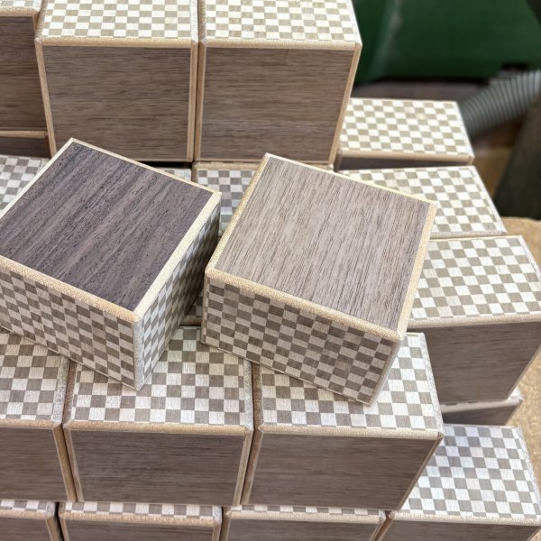 Photo1: Square 14 steps Walnut.Ichimatsu Japanese puzzle box Himitsu-bako (1)