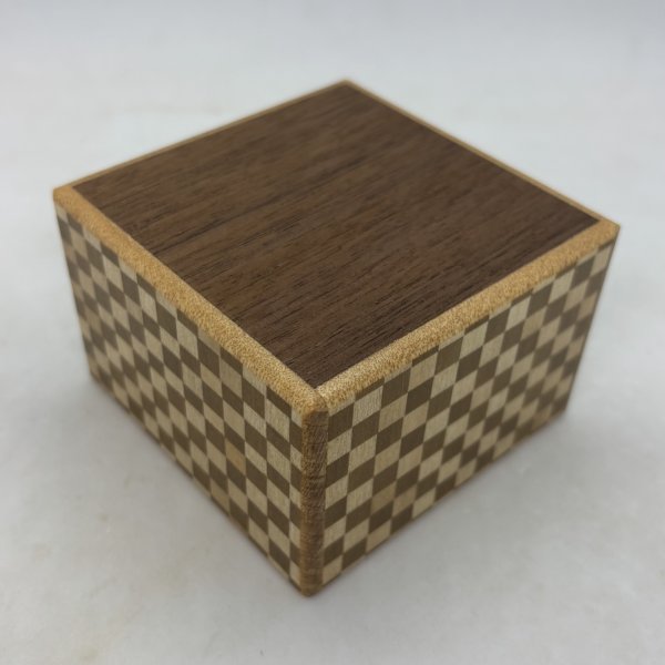 Photo1: Square 14 steps Walnut.Ichimatsu Japanese puzzle box Himitsu-bako (1)