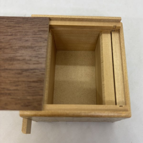 Photo5: Square 14 steps Walnut.Ichimatsu Japanese puzzle box Himitsu-bako (5)