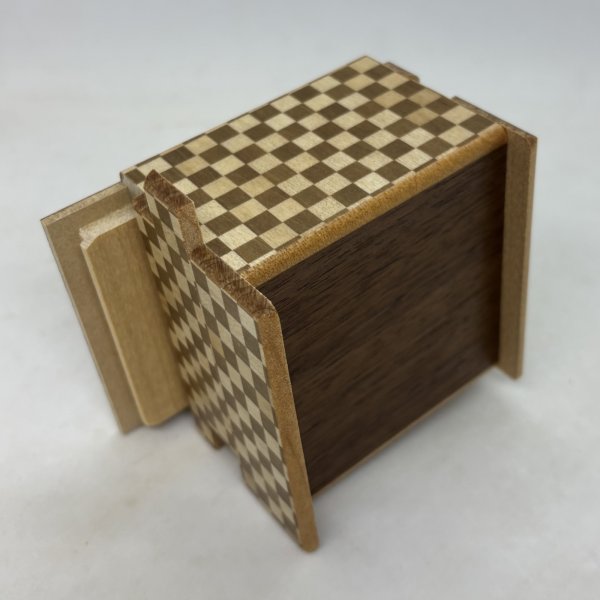 Photo4: Square 14 steps Walnut.Ichimatsu Japanese puzzle box Himitsu-bako (4)