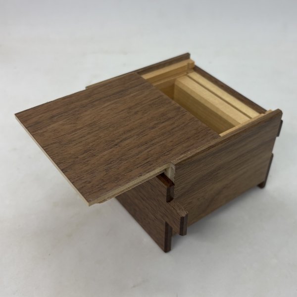 Photo2: Square 14 steps Walnut wood Japanese puzzle box Himitsu-bako (2)