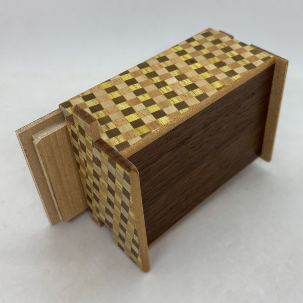 Photo5: 14 steps Random-grain(top panel)/Walnut.Ichimatsu 4 sun Japanese puzzle box Himitsu-bako (5)
