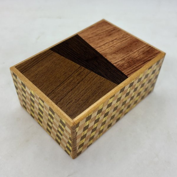 Photo1: 14 steps Random-grain(top panel)/Walnut.Ichimatsu 4 sun Japanese puzzle box Himitsu-bako (1)