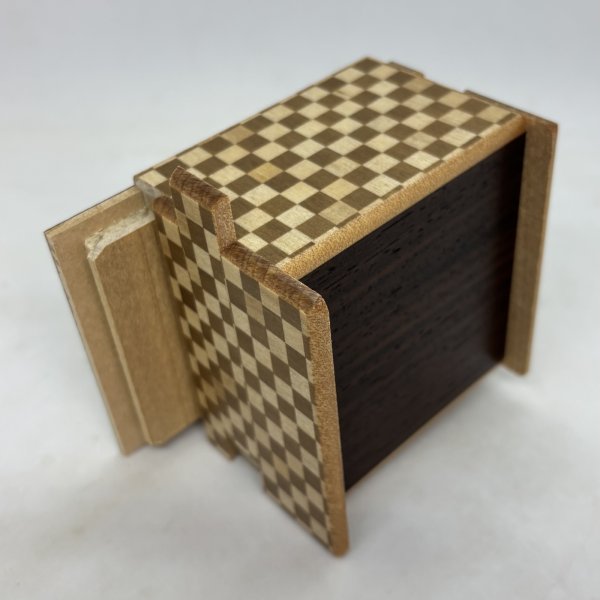 Photo5: Square 14 steps Rosewood.Ichimatsu Japanese puzzle box Himitsu-bako (5)