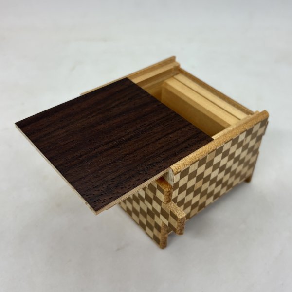 Photo2: Square 14 steps Rosewood.Ichimatsu Japanese puzzle box Himitsu-bako (2)
