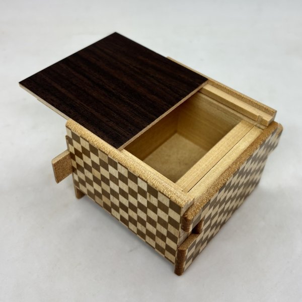 Photo3: Square 14 steps Rosewood.Ichimatsu Japanese puzzle box Himitsu-bako (3)
