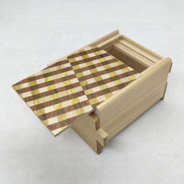 Photo3: 12 steps Ichimatsu/Agathis wood 3 sun Japanese puzzle box Himitsu-bako (3)