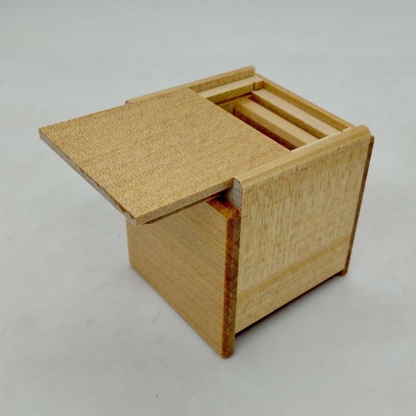 Photo2: 4 steps Agathis-wood Cube 2 sun Japanese puzzle box Himitsu-bako (2)