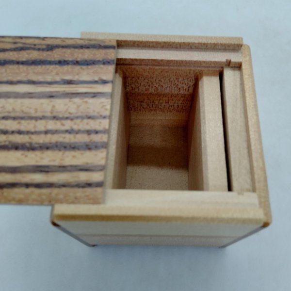 Photo4: 4 steps Zebra-wood.Agathis-wood Cube 2 sun Japanese puzzle box Himitsu-bako (4)