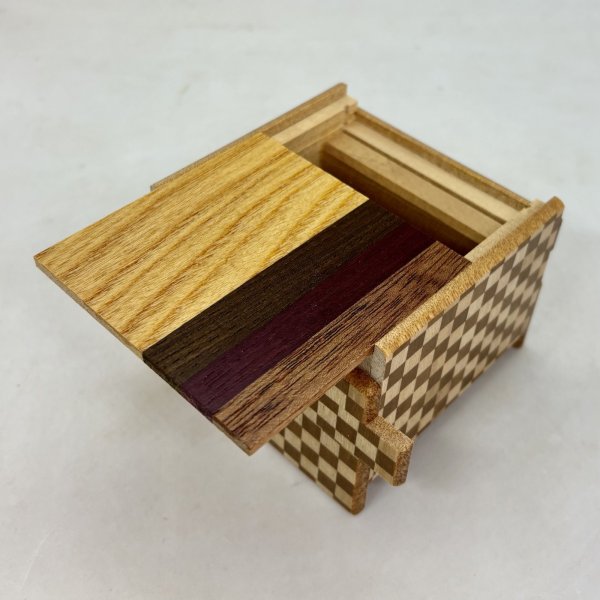 Photo5: Square 14 steps Natural wood/Ichimatsu Japanese puzzle box Himitsu-bako 20269-01 (5)