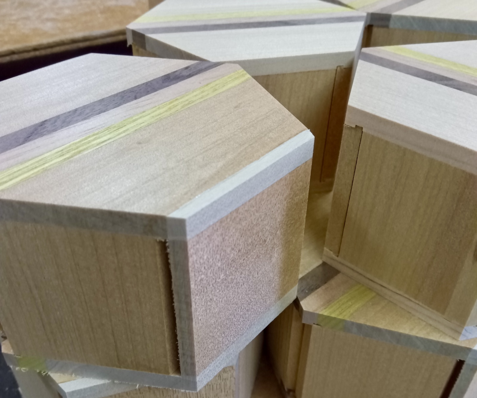 Hexagonal box – Attaching the panels