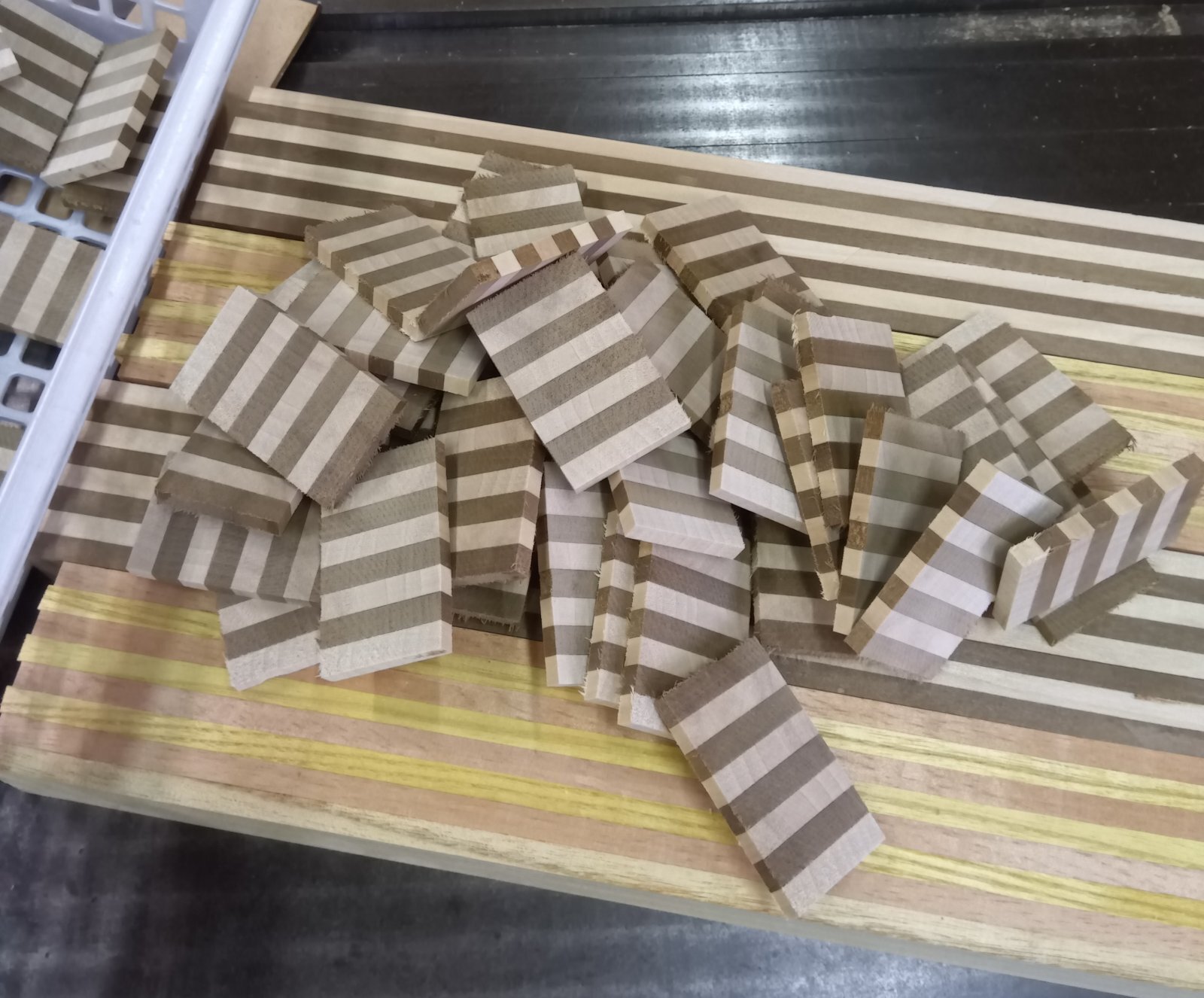 Stability of checkered pattern yosegi