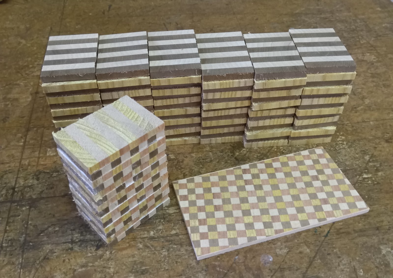 Making four-color ichimatsu yosegi