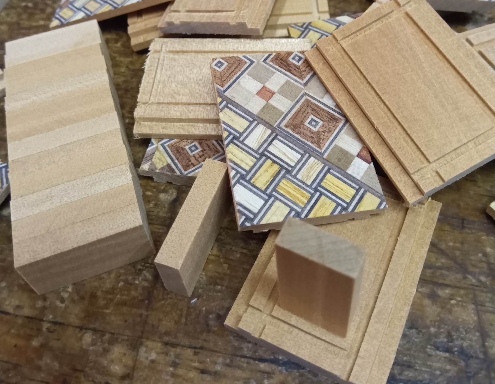 Fast and careful work with small parts