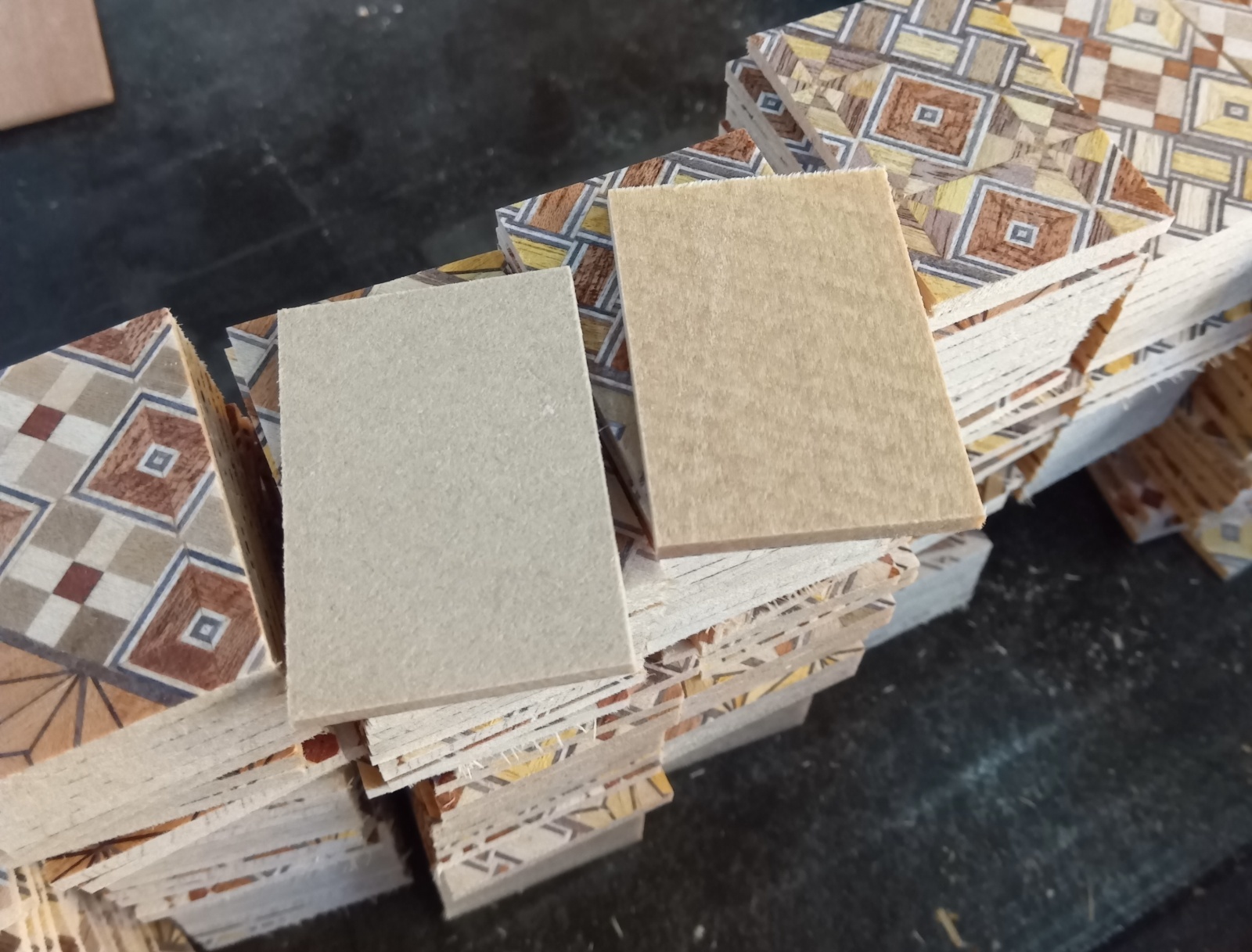 Small experiment with two thin panels